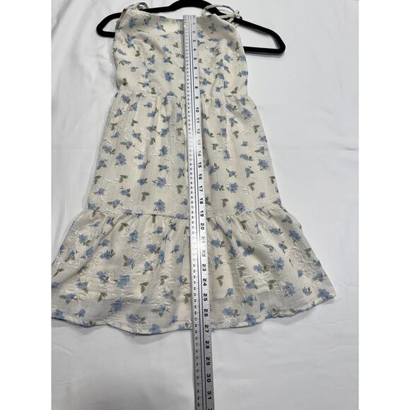 Kestan Strappy Cross Back Mini Dress Size S White Blue Floral Textured Tiered - Picture 5 of 8
